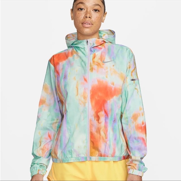 Nike Jackets & Blazers - Nike Mint Foam Lightweight Running Jacket